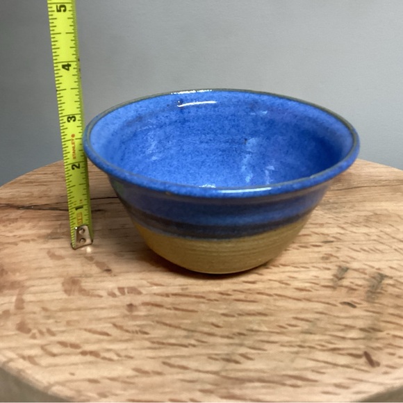 Handcrafted Ceramic Pottery Bowl by Stokes - Beautiful Blues with tan/cream base - Picture 11 of 15